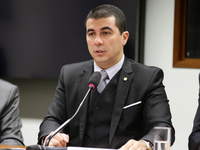 Luis Miranda: “uma parcela significativa da população ainda defende bandido, eu defendo o certo”