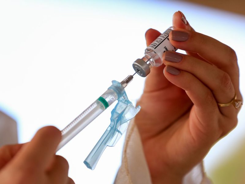 DF atinge 80% da população imunizada com duas doses ou dose única