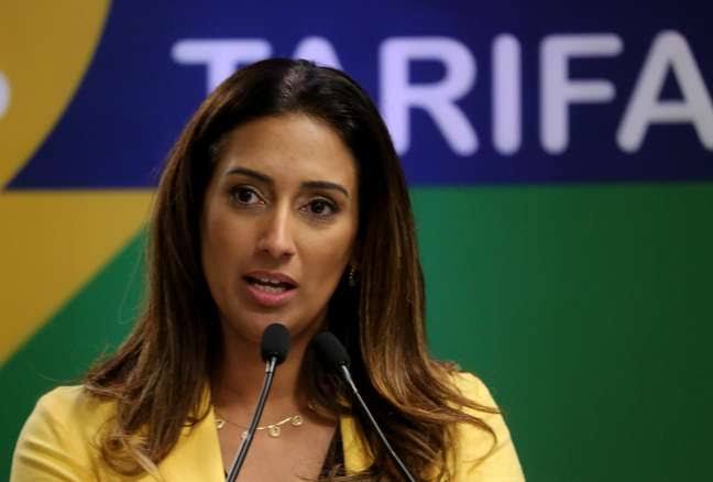 Ministra Flavia Arruda pede licença do Governo Federal para tratar de assuntos particulares