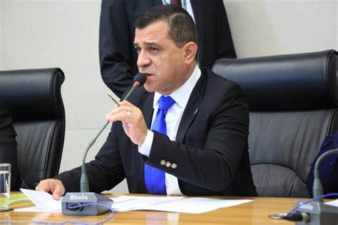 Martins Machado deixa Secretaria da Família e retorna para CLDF